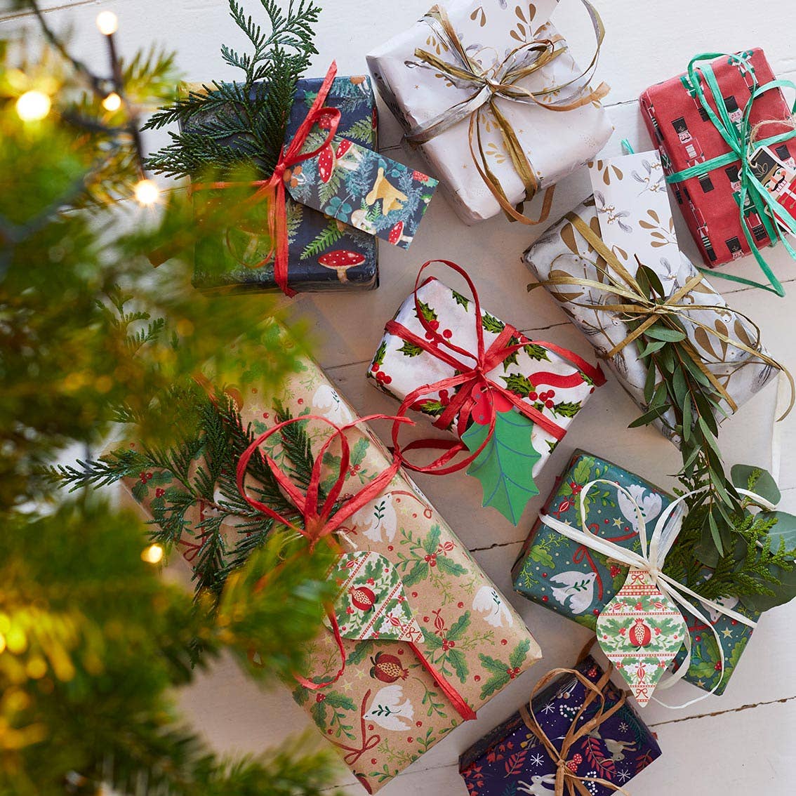 Holly Green Christmas Gift Tags - 8 Pack