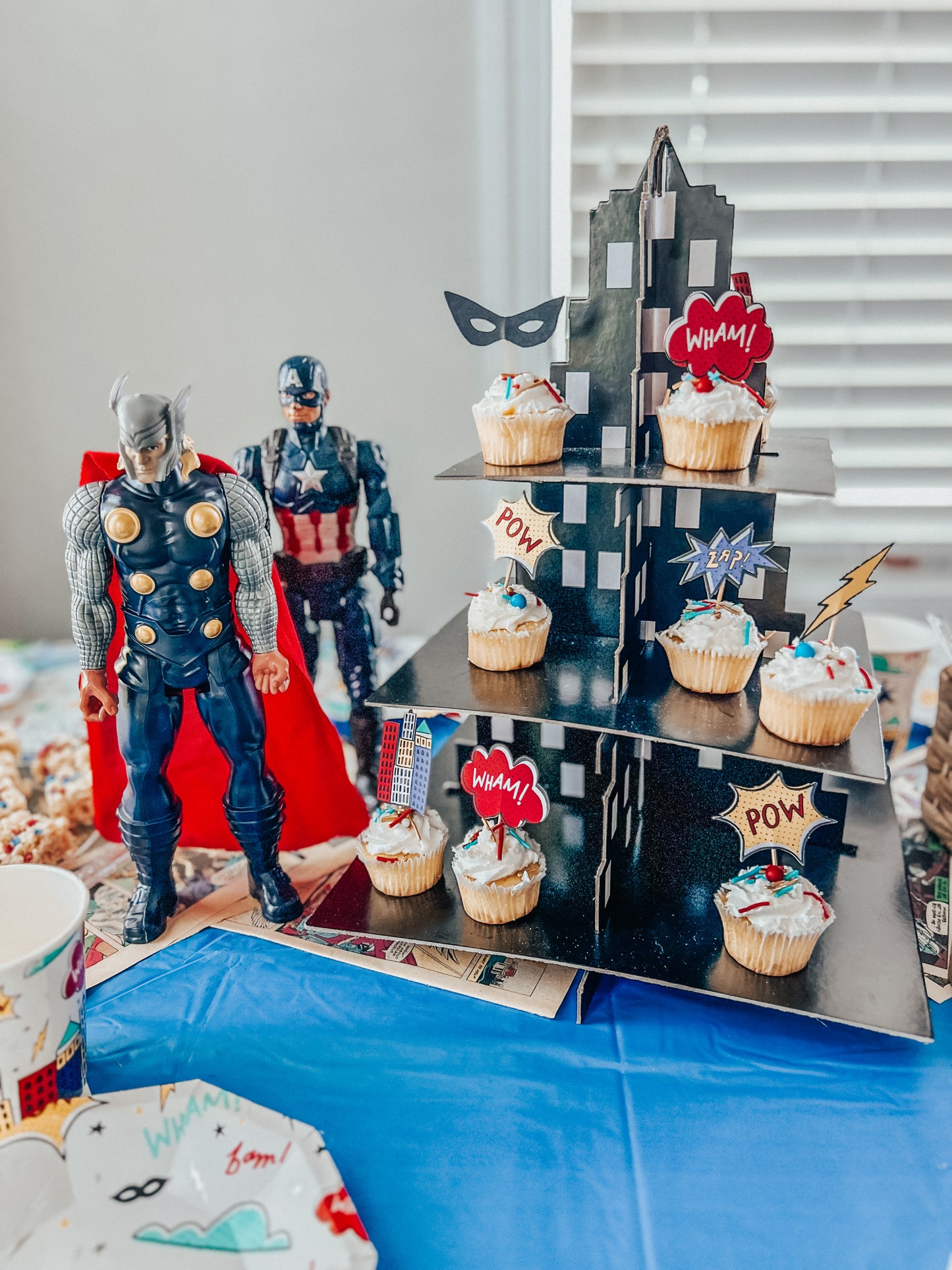 Superhero Cupcake Decorating Set